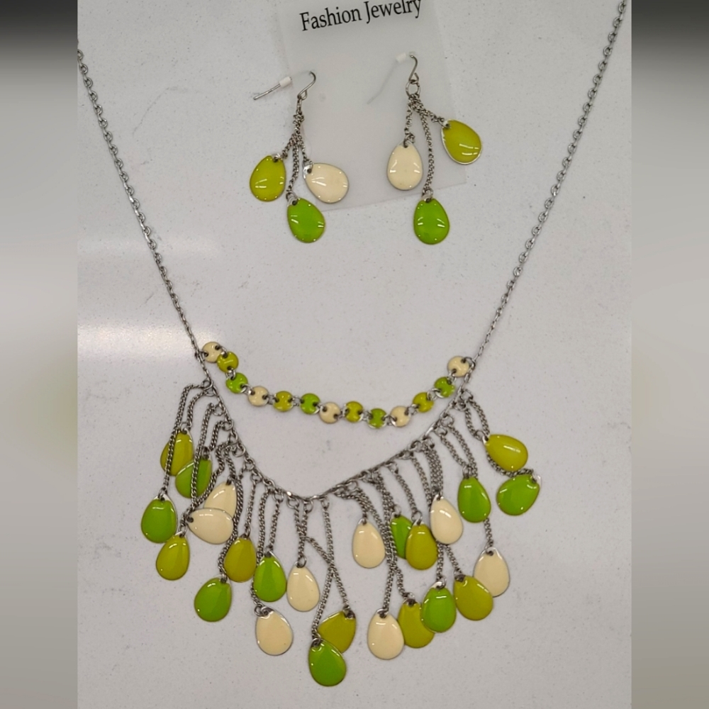 Fashion Jewelry Teardrop Charm earrings & necklace set In Green